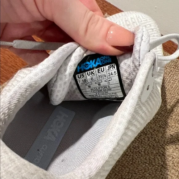 Hoka Clifton 9 light gray and Yellow Running Shoes - Picture 3 of 5